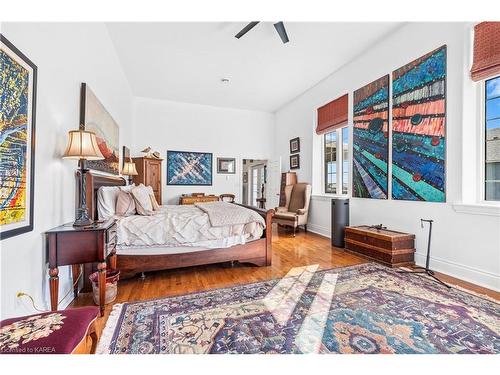 11 Cross Street, Odessa, ON - Indoor Photo Showing Bedroom