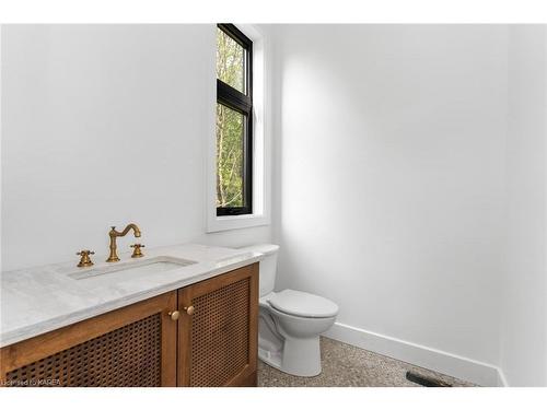 42 Owen Avenue, Gananoque, ON - Indoor Photo Showing Bathroom