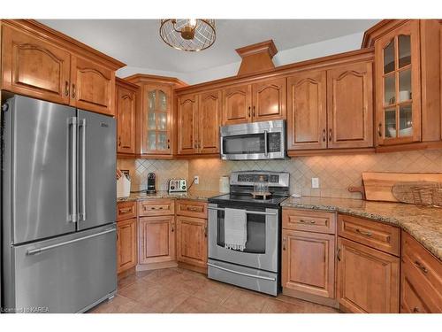 1090 Fawn Court, Kingston, ON - Indoor Photo Showing Kitchen