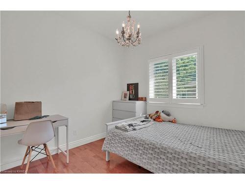 1090 Fawn Court, Kingston, ON - Indoor Photo Showing Bedroom