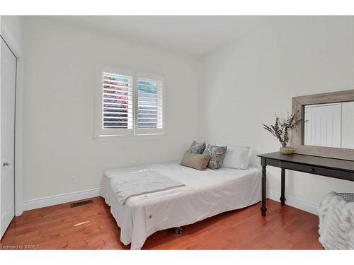 1090 Fawn Court, Kingston, ON - Indoor Photo Showing Bedroom