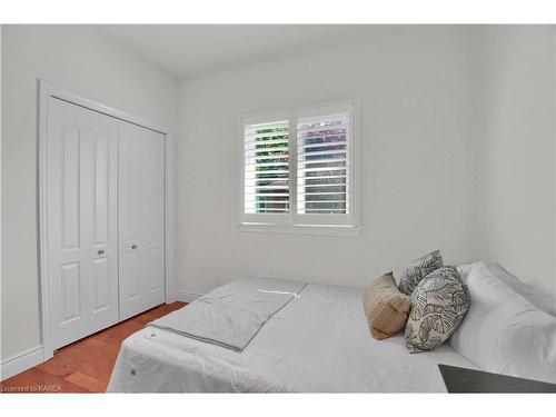 1090 Fawn Court, Kingston, ON - Indoor Photo Showing Bedroom