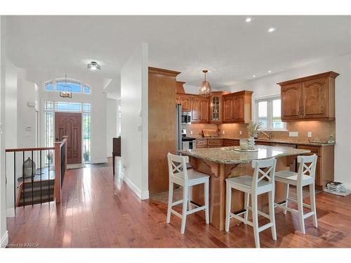 1090 Fawn Court, Kingston, ON - Indoor Photo Showing Dining Room