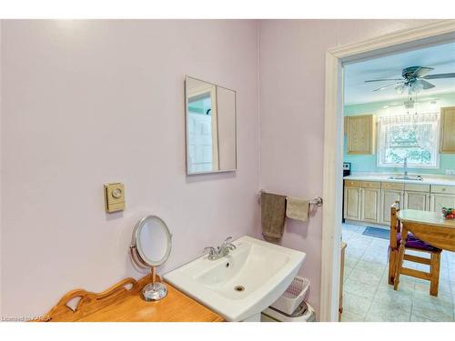 14255 Road 38 Road, Sharbot Lake, ON - Indoor Photo Showing Bathroom