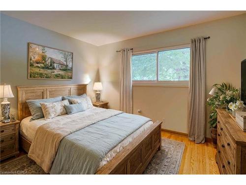 355 Elizabeth Drive, Gananoque, ON - Indoor Photo Showing Bedroom