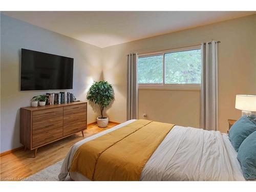 355 Elizabeth Drive, Gananoque, ON - Indoor Photo Showing Bedroom