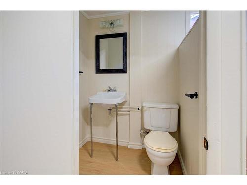 355 Elizabeth Drive, Gananoque, ON - Indoor Photo Showing Bathroom