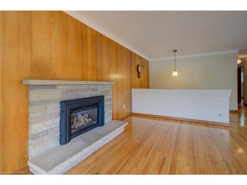 355 Elizabeth Drive, Gananoque, ON - Indoor Photo Showing Living Room With Fireplace