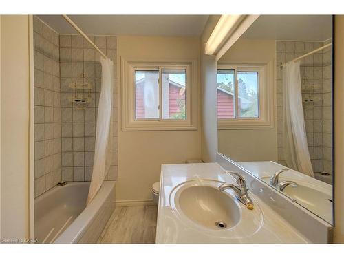 355 Elizabeth Drive, Gananoque, ON - Indoor Photo Showing Bathroom