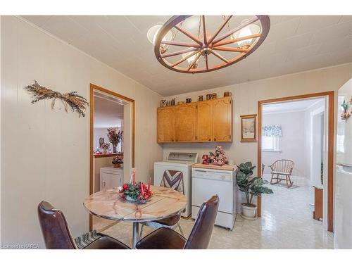 13 Garden Street, Lansdowne, ON - Indoor Photo Showing Dining Room