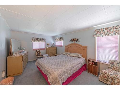 13 Garden Street, Lansdowne, ON - Indoor Photo Showing Bedroom