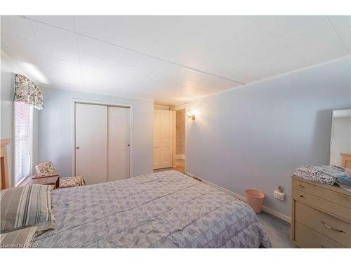 13 Garden Street, Lansdowne, ON - Indoor Photo Showing Bedroom