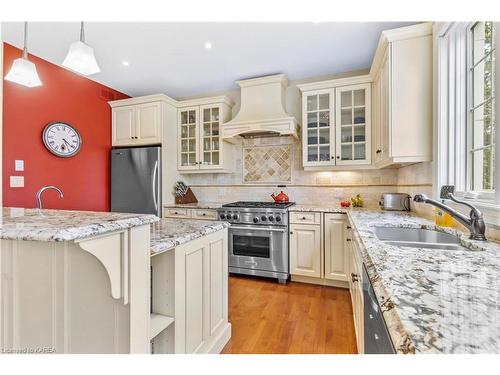 1137 Trailhead Place, Kingston, ON - Indoor Photo Showing Kitchen With Double Sink With Upgraded Kitchen