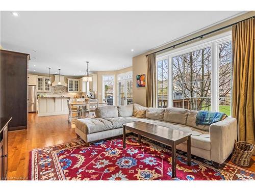 1137 Trailhead Place, Kingston, ON - Indoor Photo Showing Living Room