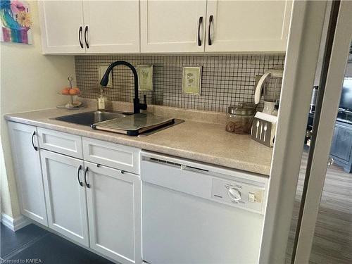 304-2 Mowat Avenue, Kingston, ON - Indoor Photo Showing Kitchen