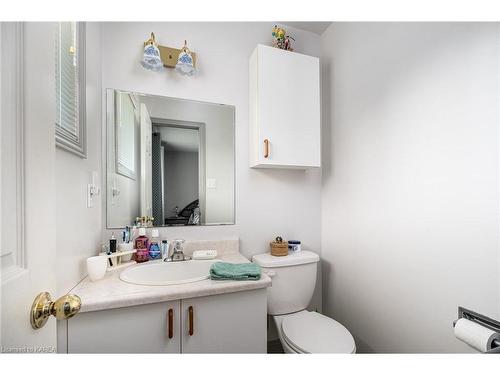 5810 County Rd 9, Napanee, ON - Indoor Photo Showing Bathroom