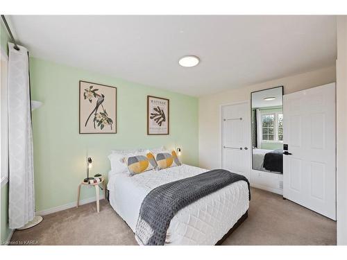 476 Fieldstone Drive, Kingston, ON - Indoor Photo Showing Bedroom