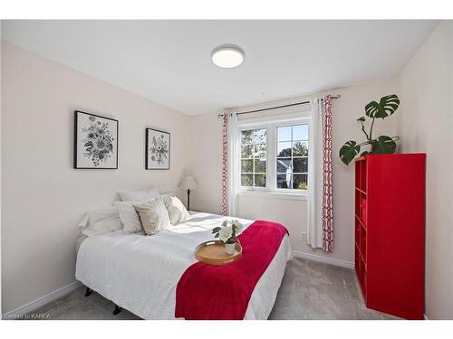 476 Fieldstone Drive, Kingston, ON - Indoor Photo Showing Bedroom