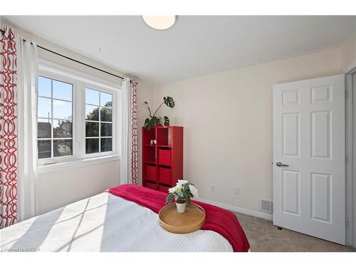 476 Fieldstone Drive, Kingston, ON - Indoor Photo Showing Bedroom