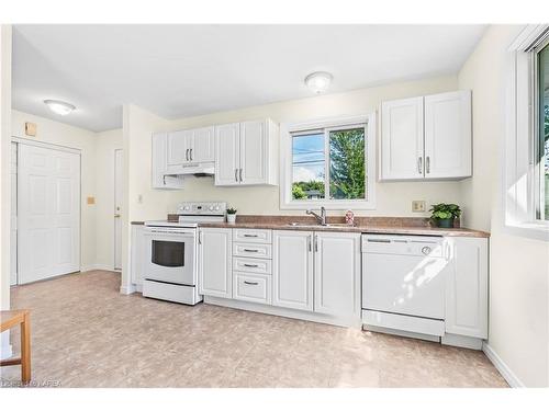 1470 Montreal Street, Kingston, ON - Indoor Photo Showing Kitchen