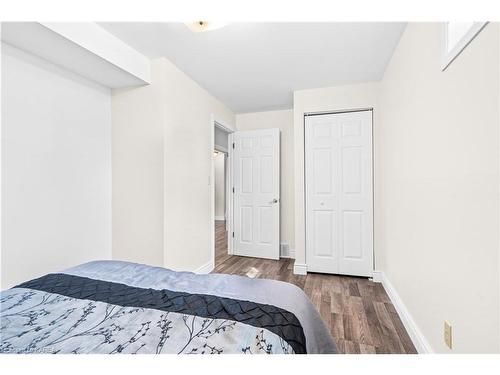 1470 Montreal Street, Kingston, ON - Indoor Photo Showing Bedroom