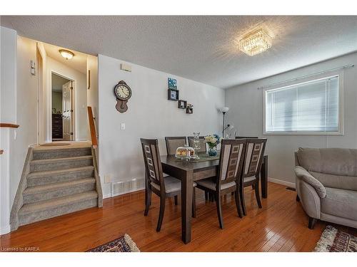 950 Lombardy Street, Kingston, ON - Indoor Photo Showing Dining Room