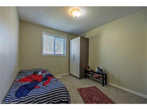 950 Lombardy Street, Kingston, ON - Indoor Photo Showing Bedroom