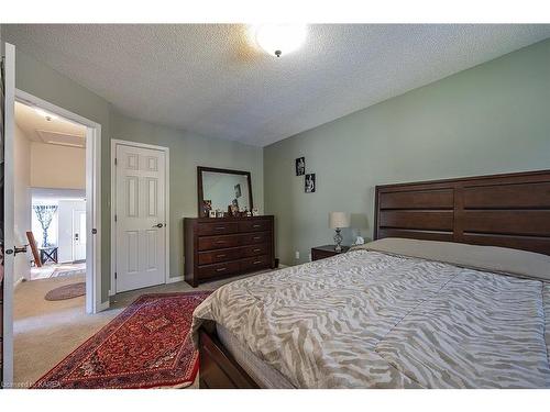 950 Lombardy Street, Kingston, ON - Indoor Photo Showing Bedroom