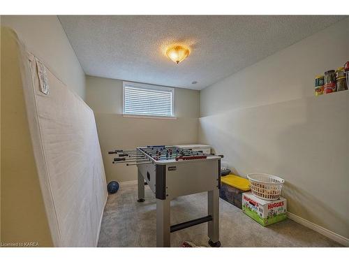 950 Lombardy Street, Kingston, ON - Indoor Photo Showing Other Room