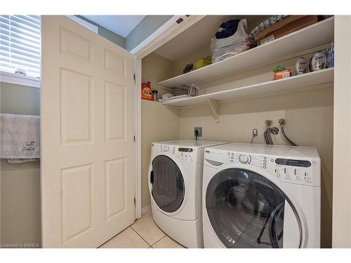 950 Lombardy Street, Kingston, ON - Indoor Photo Showing Laundry Room