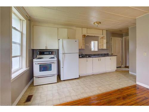 661 County Rd 25, Napanee, ON - Indoor Photo Showing Kitchen With Double Sink