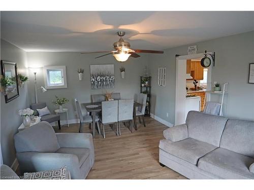 3281 Switzerville Road, Napanee, ON - Indoor Photo Showing Living Room