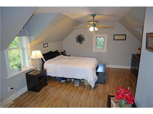 3281 Switzerville Road, Napanee, ON - Indoor Photo Showing Bedroom