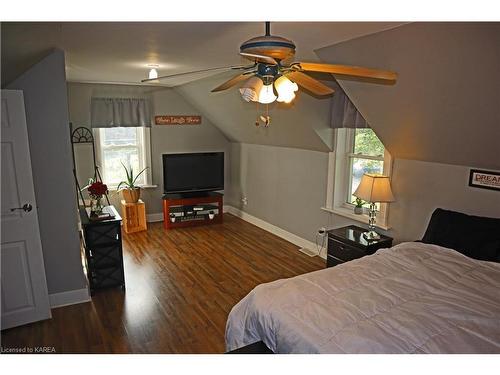 3281 Switzerville Road, Napanee, ON - Indoor Photo Showing Bedroom