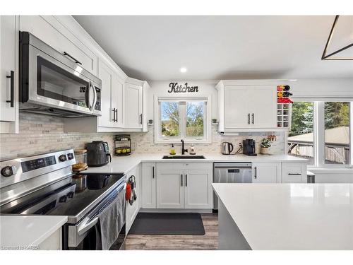 1439 Mildred Street, Kingston, ON - Indoor Photo Showing Kitchen With Upgraded Kitchen