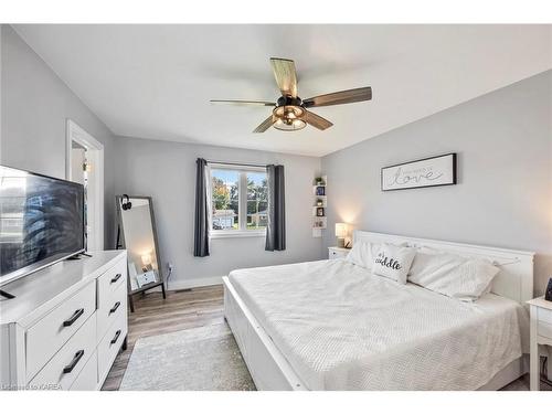 1439 Mildred Street, Kingston, ON - Indoor Photo Showing Bedroom