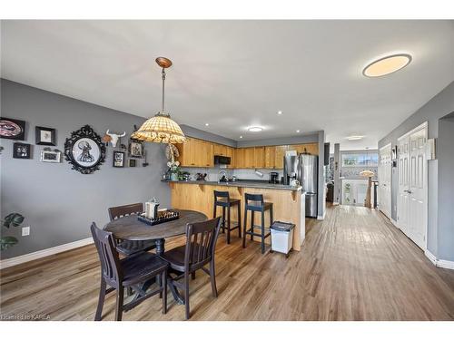 57 Kanvers Way, Napanee, ON - Indoor Photo Showing Dining Room