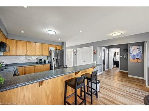 57 Kanvers Way, Napanee, ON - Indoor Photo Showing Kitchen