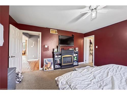 57 Kanvers Way, Napanee, ON - Indoor Photo Showing Bedroom