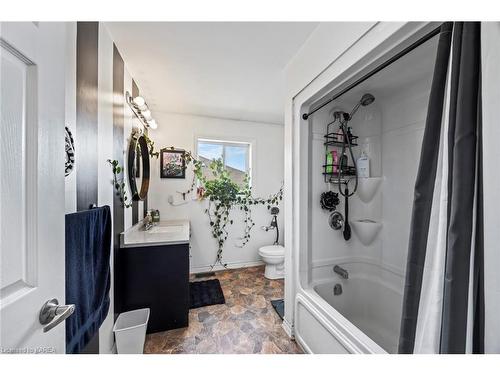 57 Kanvers Way, Napanee, ON - Indoor Photo Showing Bathroom