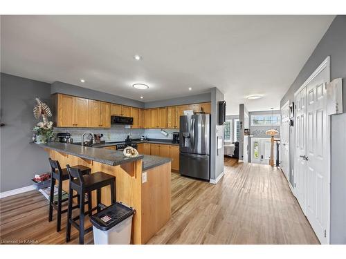 57 Kanvers Way, Napanee, ON - Indoor Photo Showing Kitchen