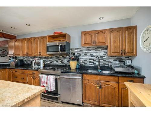 293 Dundas Street W, Napanee, ON - Indoor Photo Showing Kitchen