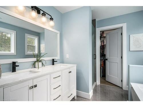 859 Gunter Settlement Road, Quinte West, ON - Indoor Photo Showing Bathroom