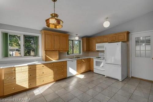 167 Sherman Street, Kingston, ON - Indoor Photo Showing Kitchen