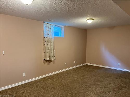 430 Weston Crescent, Kingston, ON - Indoor Photo Showing Other Room