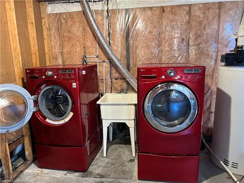 430 Weston Crescent, Kingston, ON - Indoor Photo Showing Laundry Room