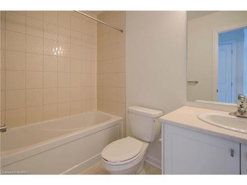 12 Oakmont Drive, Bath, ON - Indoor Photo Showing Bathroom