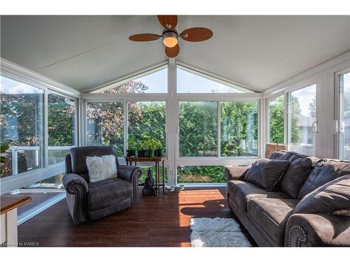 155 Elmwood Drive, Gananoque, ON - Indoor Photo Showing Living Room