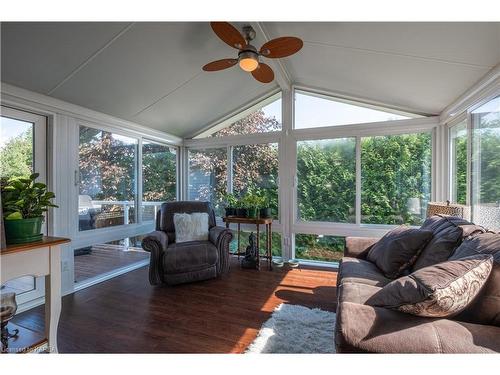 155 Elmwood Drive, Gananoque, ON - Indoor Photo Showing Living Room