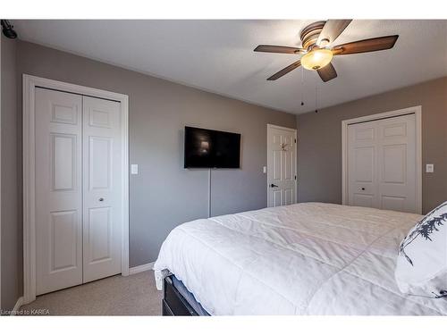 155 Elmwood Drive, Gananoque, ON - Indoor Photo Showing Bedroom